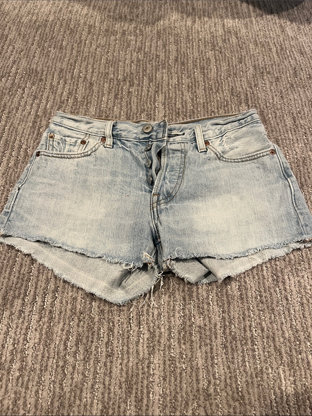 Levi's Women’s Light Wash Distressed Denim Cutoff Shorts size 24
